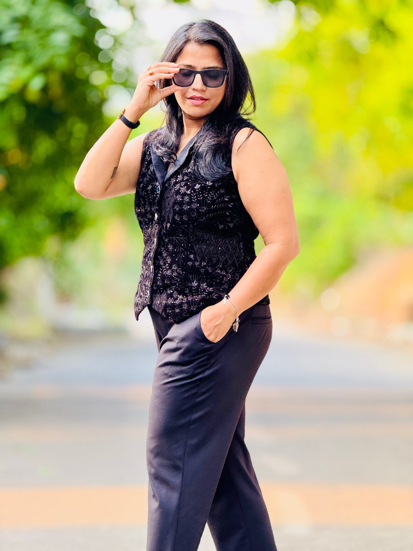 Women’sBlack Waistcoat – Premium Velvet Vest with Rich Thread Work