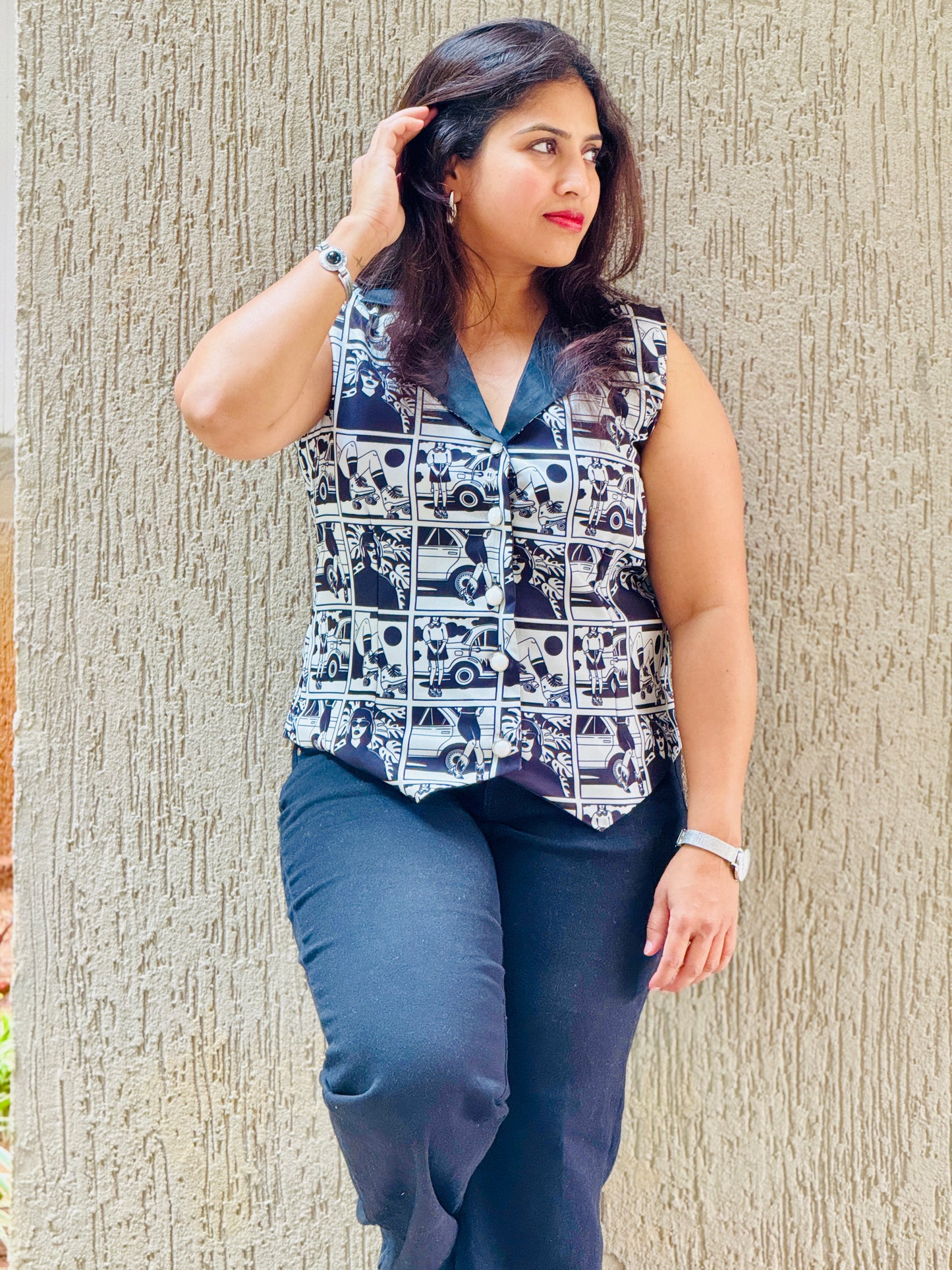 Women’s Black & White Waistcoat – Crepe Vest with Trippy Prints