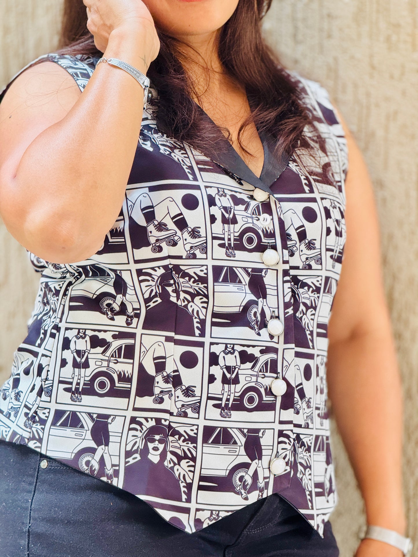 Women’s Black & White Waistcoat – Crepe Vest with Trippy Prints